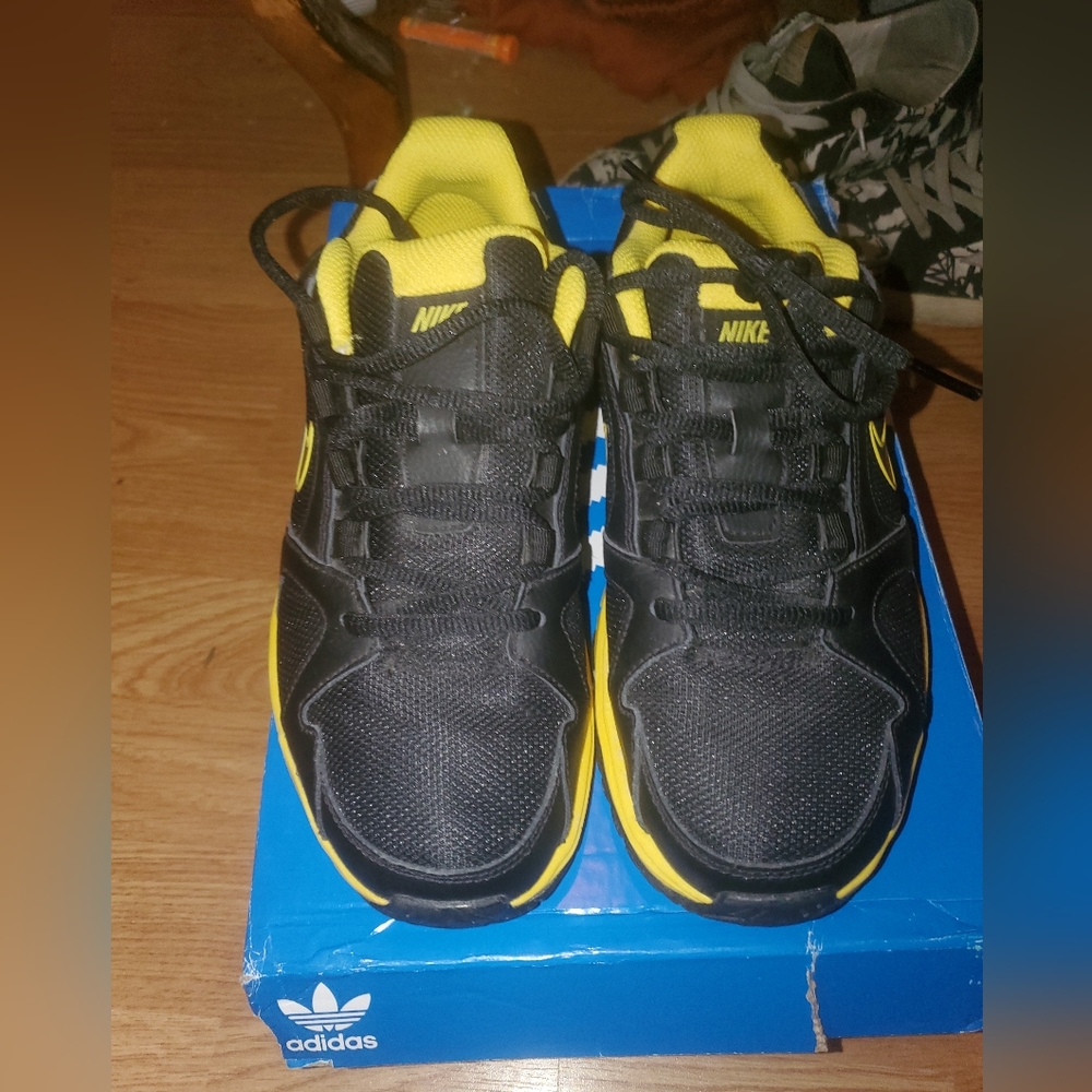 Boys 5.5Y Nike